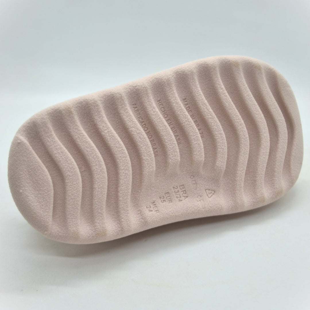 Chinelo Nuvem Menina Calçado Infantil 2 em 1 com Personagens Animados e Correia - Leve, Confortável